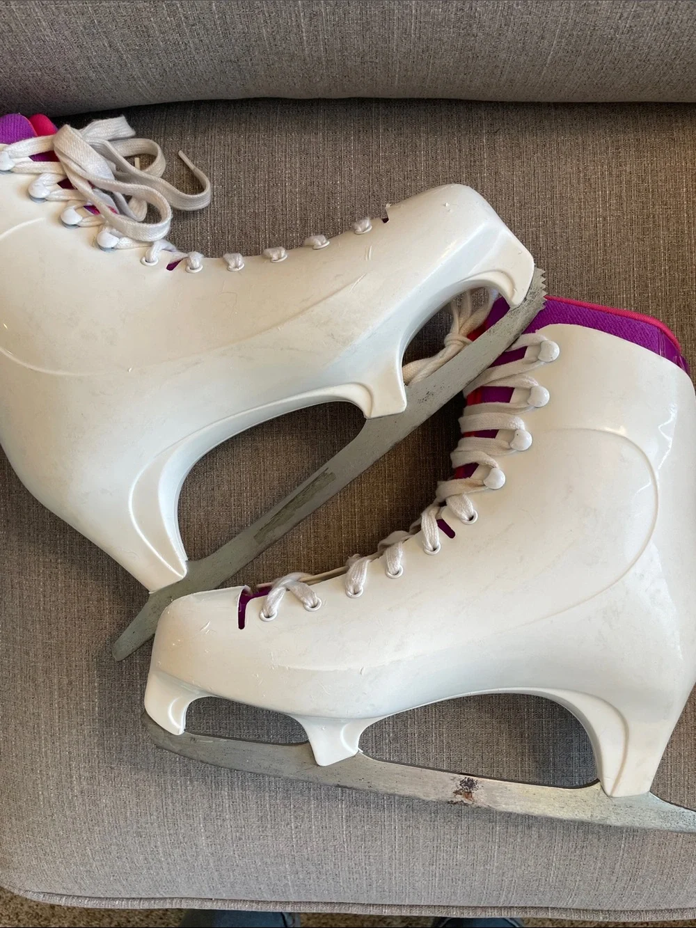 Women's Lake Placid size 10 Figure Skates, white hard boot with pink lining